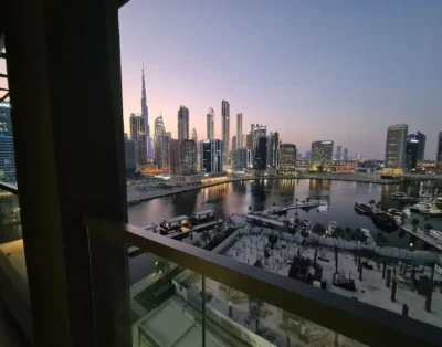 Luxury 1-Bedroom Apartment by the Canal
